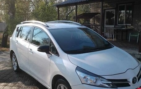Toyota Verso I, 2013 год, 1 350 000 рублей, 9 фотография