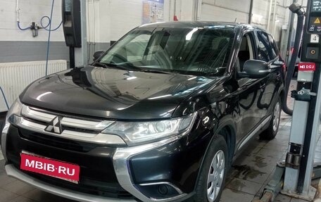 Mitsubishi Outlander III рестайлинг 3, 2015 год, 1 426 000 рублей, 1 фотография