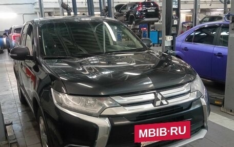 Mitsubishi Outlander III рестайлинг 3, 2015 год, 1 426 000 рублей, 2 фотография