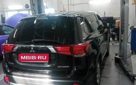 Mitsubishi Outlander III рестайлинг 3, 2015 год, 1 426 000 рублей, 3 фотография