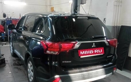 Mitsubishi Outlander III рестайлинг 3, 2015 год, 1 426 000 рублей, 4 фотография