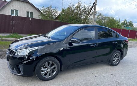 KIA Rio IV, 2021 год, 1 950 000 рублей, 2 фотография