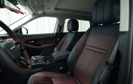 Land Rover Range Rover Evoque II, 2024 год, 7 000 000 рублей, 11 фотография