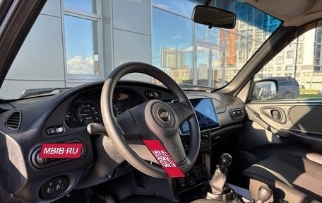 Chevrolet Niva I рестайлинг, 2017 год, 700 000 рублей, 8 фотография