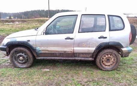 Chevrolet Niva I рестайлинг, 2004 год, 130 000 рублей, 3 фотография