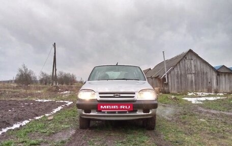 Chevrolet Niva I рестайлинг, 2004 год, 130 000 рублей, 4 фотография