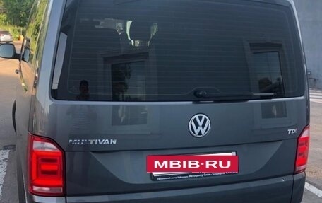 Volkswagen Multivan T6 рестайлинг, 2017 год, 4 900 000 рублей, 4 фотография