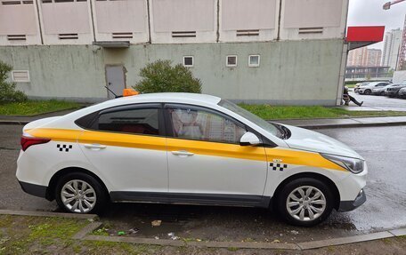 Hyundai Solaris II рестайлинг, 2017 год, 1 130 000 рублей, 3 фотография
