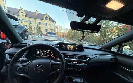 Lexus UX I, 2021 год, 3 050 000 рублей, 7 фотография