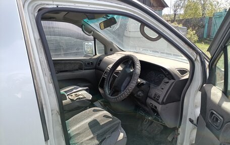 Nissan Elgrand I, 2001 год, 300 000 рублей, 4 фотография