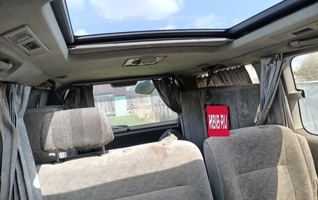 Nissan Elgrand I, 2001 год, 300 000 рублей, 5 фотография