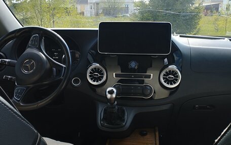 Mercedes-Benz Vito, 2015 год, 2 300 000 рублей, 2 фотография