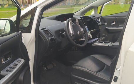 Toyota Prius v (+) I (ZVW40/41) рестайлинг, 2019 год, 2 750 000 рублей, 14 фотография