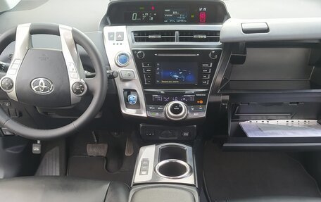 Toyota Prius v (+) I (ZVW40/41) рестайлинг, 2019 год, 2 750 000 рублей, 18 фотография