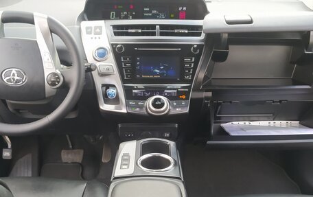 Toyota Prius v (+) I (ZVW40/41) рестайлинг, 2019 год, 2 750 000 рублей, 19 фотография
