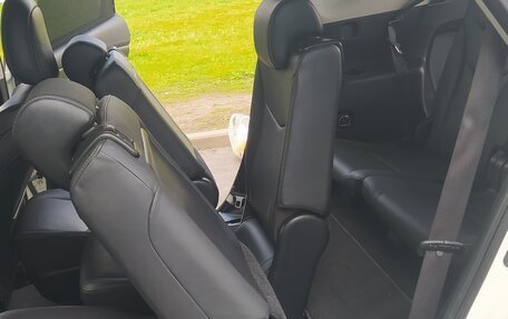 Toyota Prius v (+) I (ZVW40/41) рестайлинг, 2019 год, 2 750 000 рублей, 32 фотография