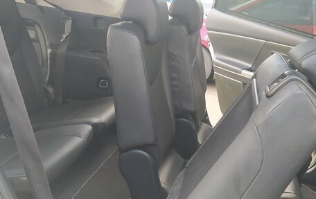 Toyota Prius v (+) I (ZVW40/41) рестайлинг, 2019 год, 2 750 000 рублей, 30 фотография