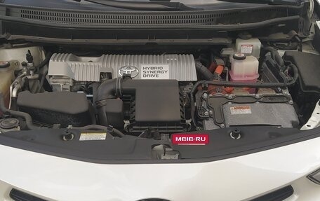 Toyota Prius v (+) I (ZVW40/41) рестайлинг, 2019 год, 2 750 000 рублей, 21 фотография