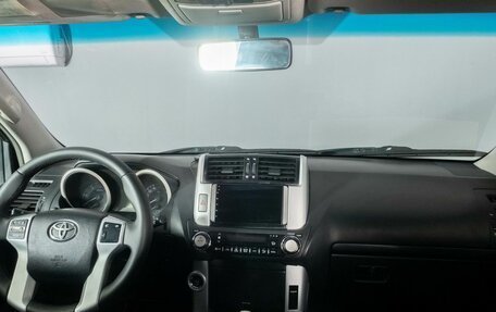 Toyota Land Cruiser Prado 150 рестайлинг 2, 2013 год, 3 000 000 рублей, 9 фотография