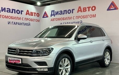 Volkswagen Tiguan II, 2017 год, 2 097 000 рублей, 2 фотография