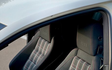 Volkswagen Golf GTI VII, 2011 год, 2 090 000 рублей, 13 фотография