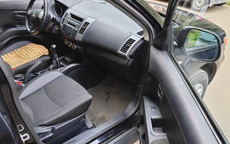 Mitsubishi Outlander III рестайлинг 3, 2011 год, 1 550 000 рублей, 10 фотография