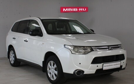 Mitsubishi Outlander III рестайлинг 3, 2014 год, 1 099 900 рублей, 3 фотография