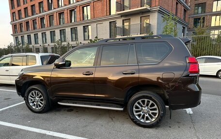 Toyota Land Cruiser Prado 150 рестайлинг 2, 2017 год, 4 000 000 рублей, 1 фотография