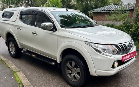 Mitsubishi L200 IV рестайлинг, 2015 год, 1 920 000 рублей, 4 фотография