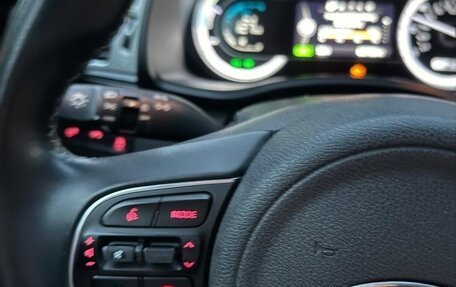 KIA Niro I, 2017 год, 1 400 000 рублей, 13 фотография