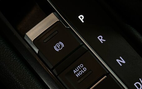 Volkswagen Tiguan II, 2019 год, 2 557 000 рублей, 20 фотография