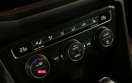 Volkswagen Tiguan II, 2019 год, 2 557 000 рублей, 18 фотография