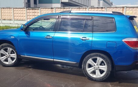Toyota Highlander III, 2011 год, 1 700 000 рублей, 3 фотография