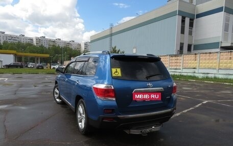 Toyota Highlander III, 2011 год, 1 700 000 рублей, 10 фотография