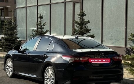 Toyota Camry, 2020 год, 2 480 000 рублей, 4 фотография