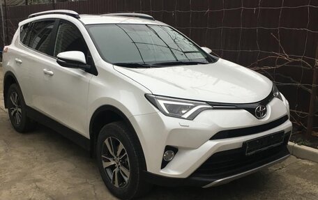 Toyota RAV4, 2018 год, 2 800 000 рублей, 3 фотография