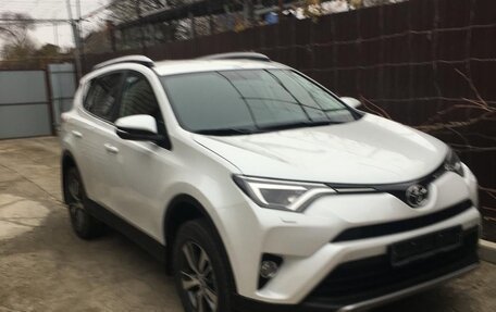 Toyota RAV4, 2018 год, 2 800 000 рублей, 2 фотография