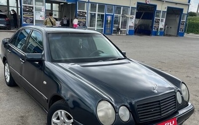 Mercedes-Benz E-Класс, 2000 год, 325 000 рублей, 1 фотография