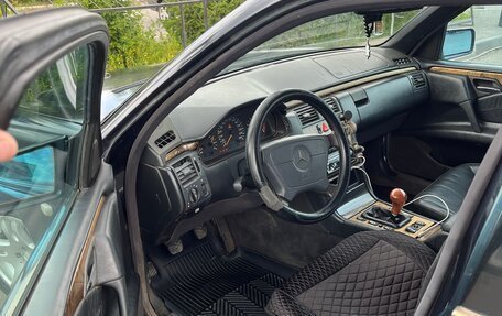 Mercedes-Benz E-Класс, 2000 год, 325 000 рублей, 5 фотография