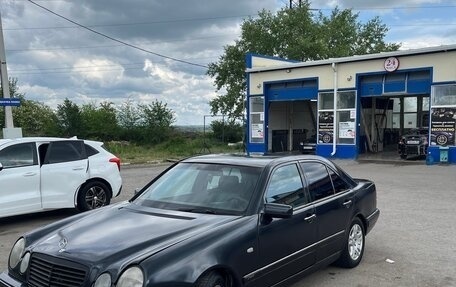 Mercedes-Benz E-Класс, 2000 год, 325 000 рублей, 2 фотография