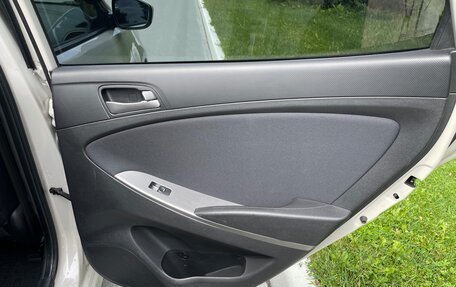 Hyundai Solaris II рестайлинг, 2016 год, 1 300 000 рублей, 17 фотография