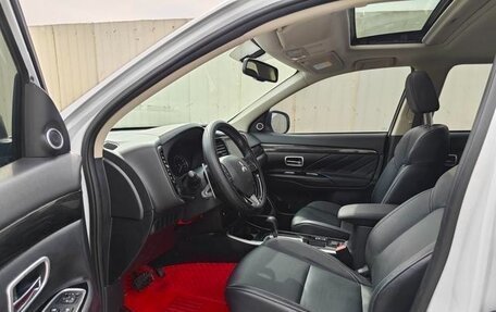 Mitsubishi Outlander III рестайлинг 3, 2021 год, 1 772 442 рублей, 9 фотография