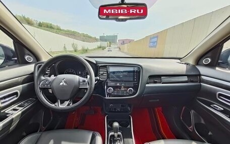 Mitsubishi Outlander III рестайлинг 3, 2021 год, 1 772 442 рублей, 8 фотография