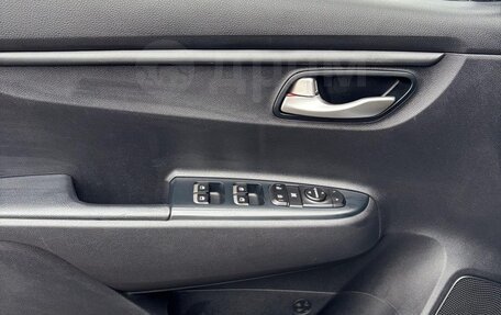 KIA Rio IV, 2019 год, 1 680 000 рублей, 30 фотография