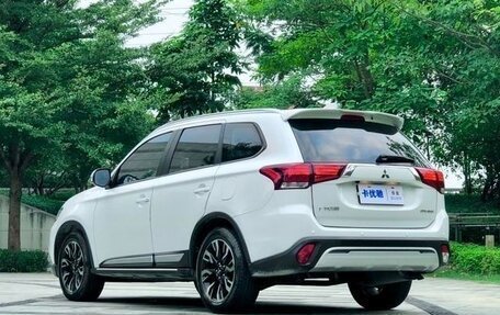 Mitsubishi Outlander III рестайлинг 3, 2021 год, 1 771 442 рублей, 3 фотография