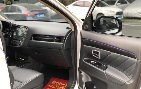 Mitsubishi Outlander III рестайлинг 3, 2021 год, 1 771 442 рублей, 9 фотография