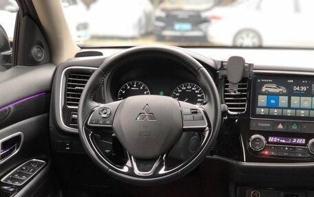Mitsubishi Outlander III рестайлинг 3, 2021 год, 1 771 442 рублей, 17 фотография