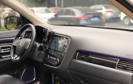 Mitsubishi Outlander III рестайлинг 3, 2021 год, 1 771 442 рублей, 13 фотография
