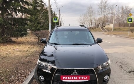 Mitsubishi Outlander III рестайлинг 3, 2011 год, 1 459 000 рублей, 2 фотография
