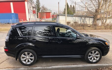 Mitsubishi Outlander III рестайлинг 3, 2011 год, 1 459 000 рублей, 4 фотография